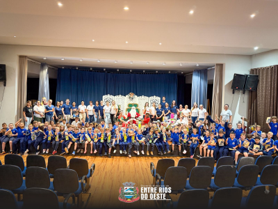 Entrega de Presentes aos alunos das Escolas 