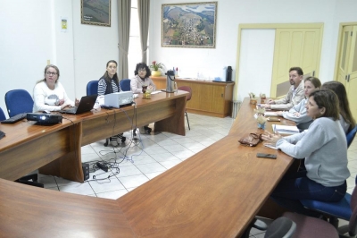 Reunião com  diretores e coordenadores pedagógicos da Escola Municipal Presidente Médici e do CMEI Padre Emílio 