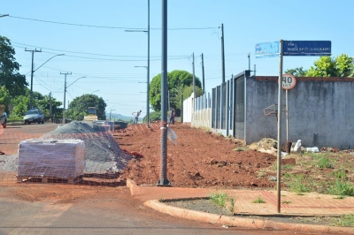  Iniciada a colocação de Pavers na Rua Amazonas