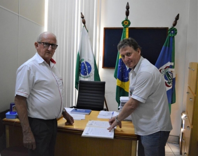 Vice-prefeito Ari assume interinamente o Município