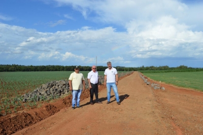 Iniciada obra de pavimentação de pedras irregulares