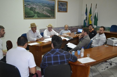 Realizado  reunião de planejamento da obra que realizará as instalações dos tubos que irão ligar os biodigestores nas pr