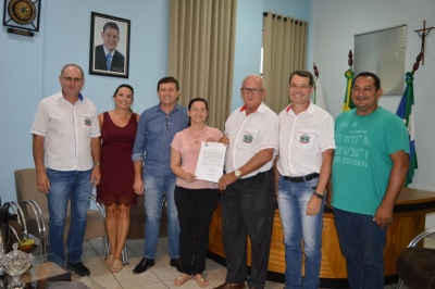 ASSINADA ORDEM DE SERVIÇO PARA REFORMA DOS BARRACÕES NO PARQUE INDUSTRIAL 2