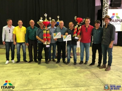 Entre Rios do Oeste comemora aniversário em grande estilo