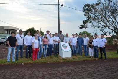 INAUGURADA PAVIMENTAÇÃO POLIÉDRICA EM ENTRE RIOS DO OESTE