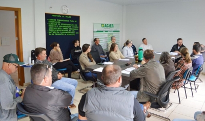 CCO E PROER REALIZAM REUNIÃO PARA DEFINIR PREPARATIVOS DA FESTA DO MUNICÍPIO DE ENTRE RIOS DO OESTE