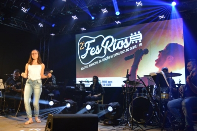 Grande público prestigia primeira noite do FesRios