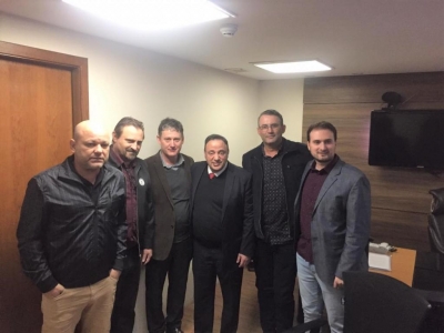 Representantes de Entre Rios do Oeste e da Copel se reúnem em Curitiba