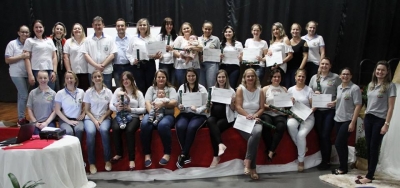 AGENTES DE SAÚDE DE ENTRE RIOS DO OESTE RECEBEM CERTIFICADOS NO CURSO DE FORMAÇÃO INICIAL