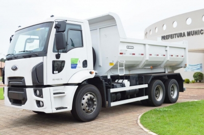 Entre Rios do Oeste recebe caminhão novo