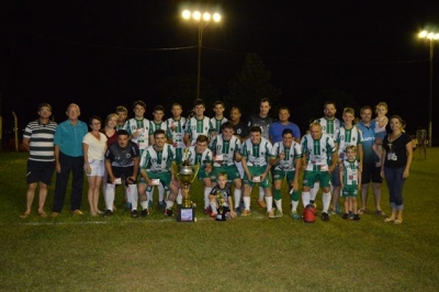 Agropeças oeste / agro foellmer fatura o titulo no municipal suiço