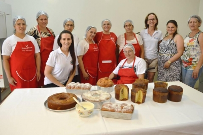 CURSO PARA PREPARO DE PÃES E BOLACHAS É REALIZADO