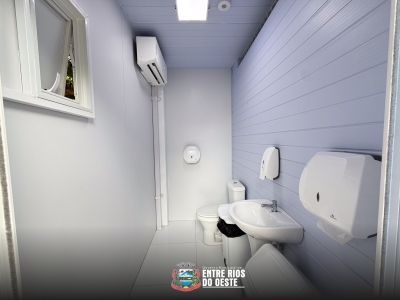 NOVO BANHEIRO NO PARQUE DE LAZER DE ENTRE RIOS DO OESTE